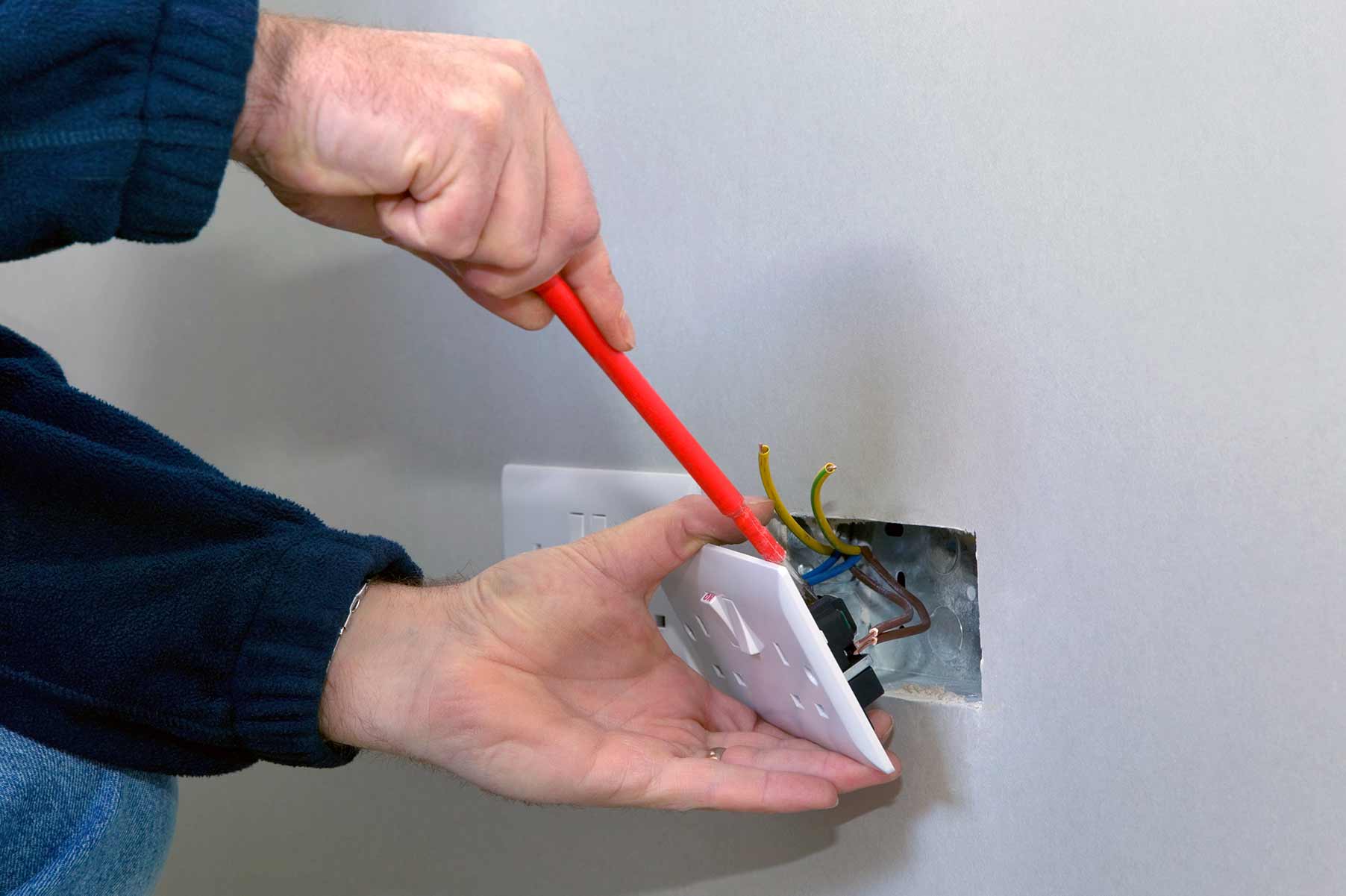 Our electricians can install plug sockets for domestic and commercial proeprties in Croxley Green and the local area. 